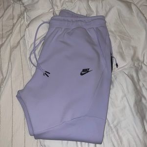 Authentic Nike Tech Fleece size 2XL joggers sweatpants lavender